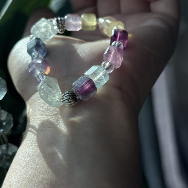 【灵性 × 生命力】天然极光紫水晶×绿发晶方糖手串｜MuMu Energy独家设计 【Spiritual Light × Life Energy】Faceted Aurora Amethyst × Green Rutilated Quartz Bracelet｜MuMu Energy Original - 图片 3