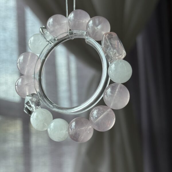 粉晶白水晶疗愈手链 	•	英文：Rose Quartz & Clear Quartz Healing Bracelet - 图片 6