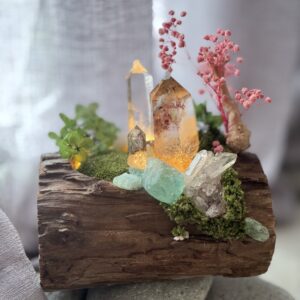 森林小境 · 绿幽灵财富贵人景观摆件 Mini Forest Landscape · Green Phantom Wealth & Benefactor Crystal Decor