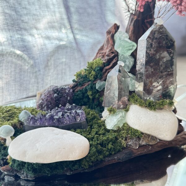 秘境森林景观 · 水晶疗愈摆件 Mystic Forest Crystal Landscape · Healing Crystal Decor
