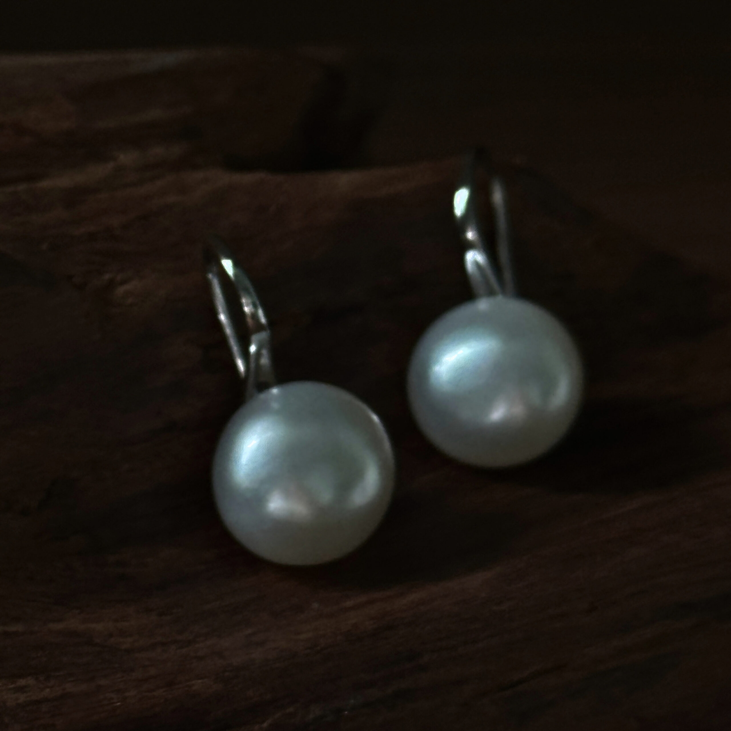 freshwater pearl drop earrings on S925 silver hooks
