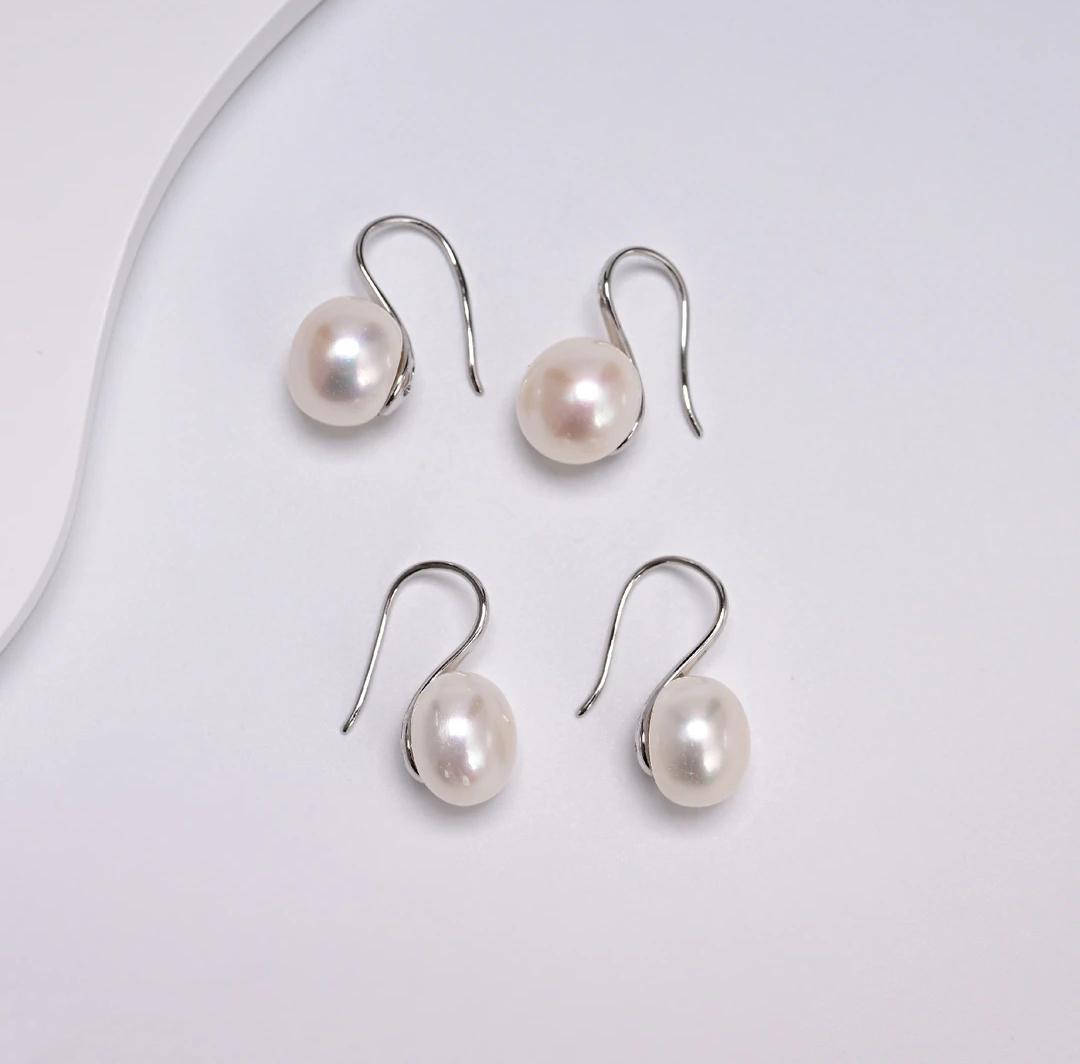 freshwater pearl drop earrings on S925 silver hooks